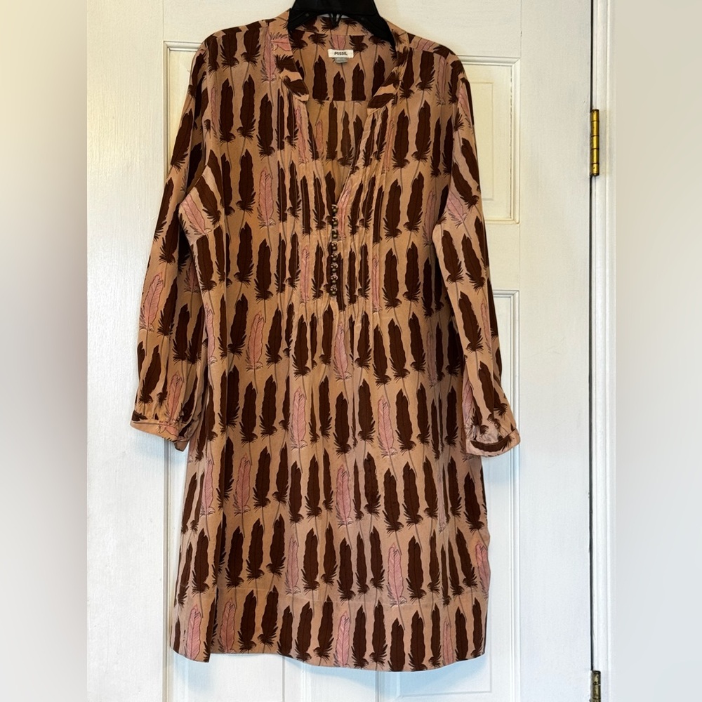 Fossil Long-Sleeve Feather-Print Shift Dress in Tan, Brown & Pink